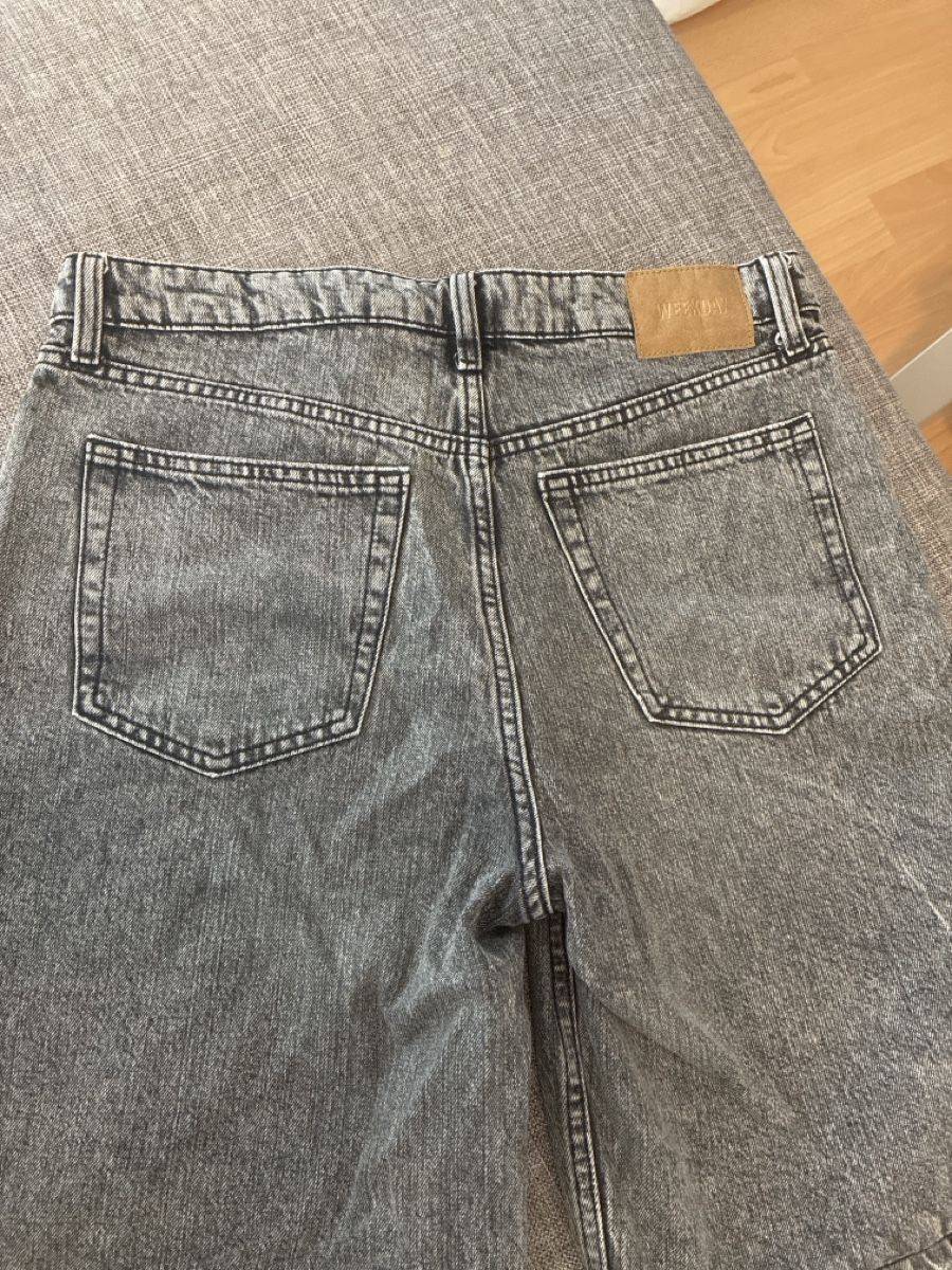Weekday Jeans: Jorts Weekday Size 28 – Neu (gemäss Beschreibung) aus Weiningen ZH von ene_s7xx 1
