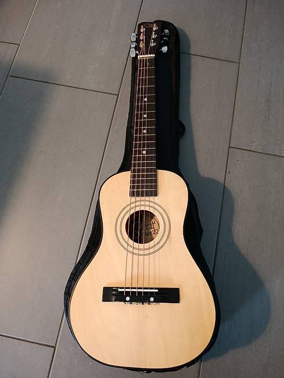 Strumenti musicali: Kinder Akustik Gitarre – Usato da Fislisbach venduto da Aizirtap0