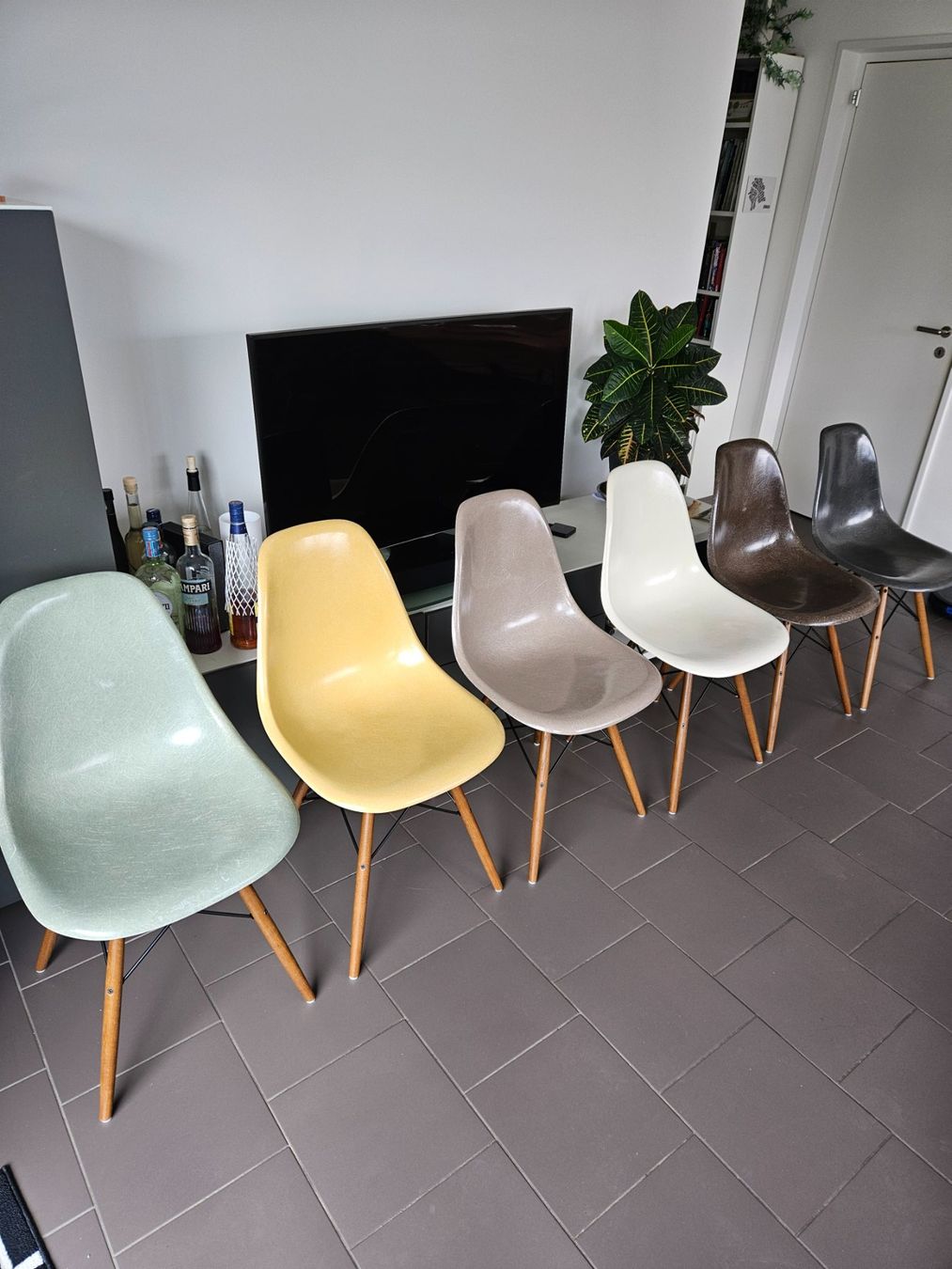 Herman Miller Stühle: Eames / Herman Miller / Vitra fiberglas – Gebraucht aus Zürich von Lukasz 4