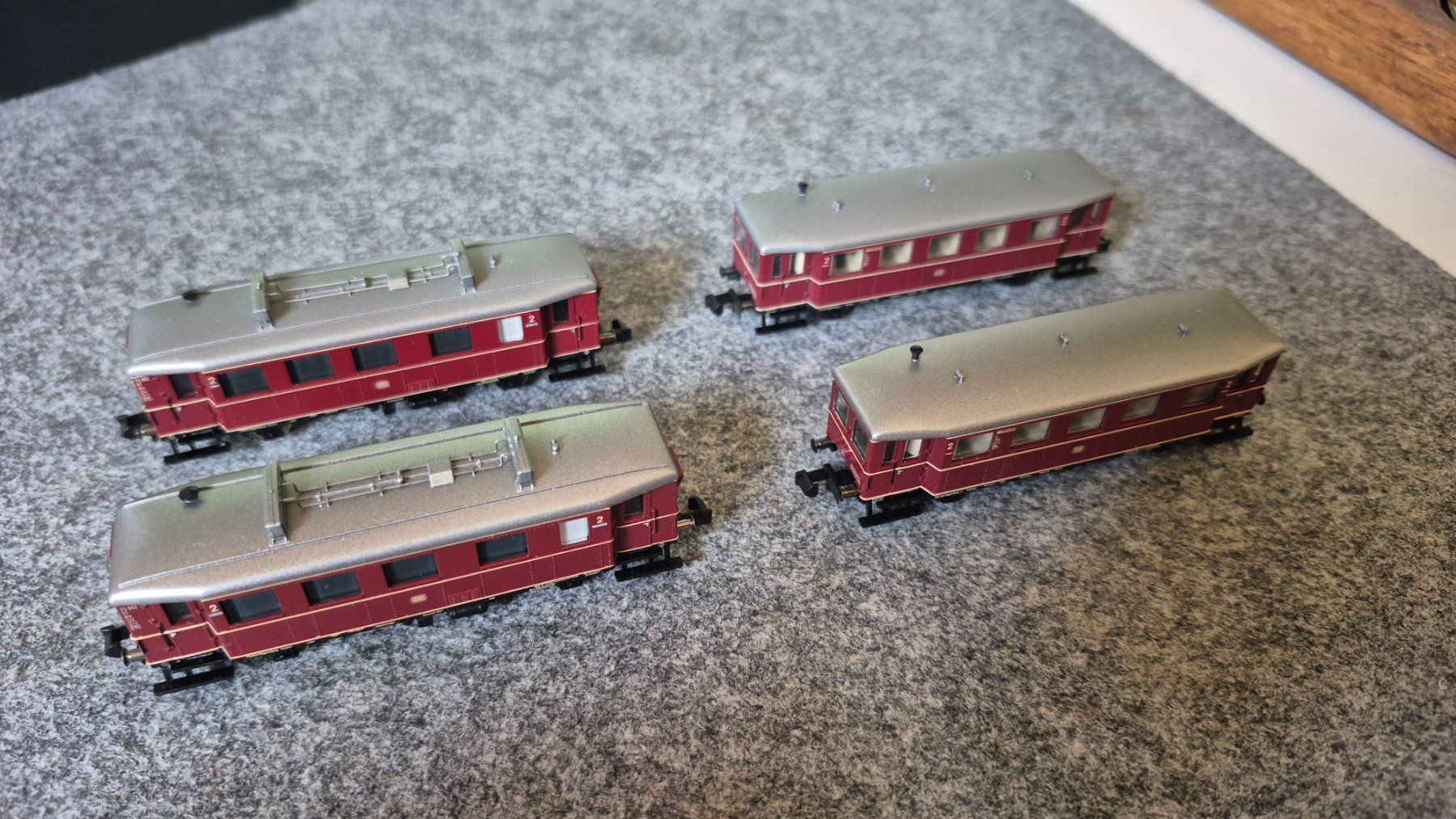 Trix Modellini di ferrovie: x2 Diesel-Triebwagen VT 75 – Difettoso da Arcegno venduto da Ad86 1