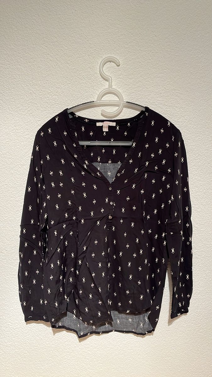 Esprit Blusen: Schwarze Bluse mit Muster Gr. 36 – Gebraucht aus Meilen von Harley.