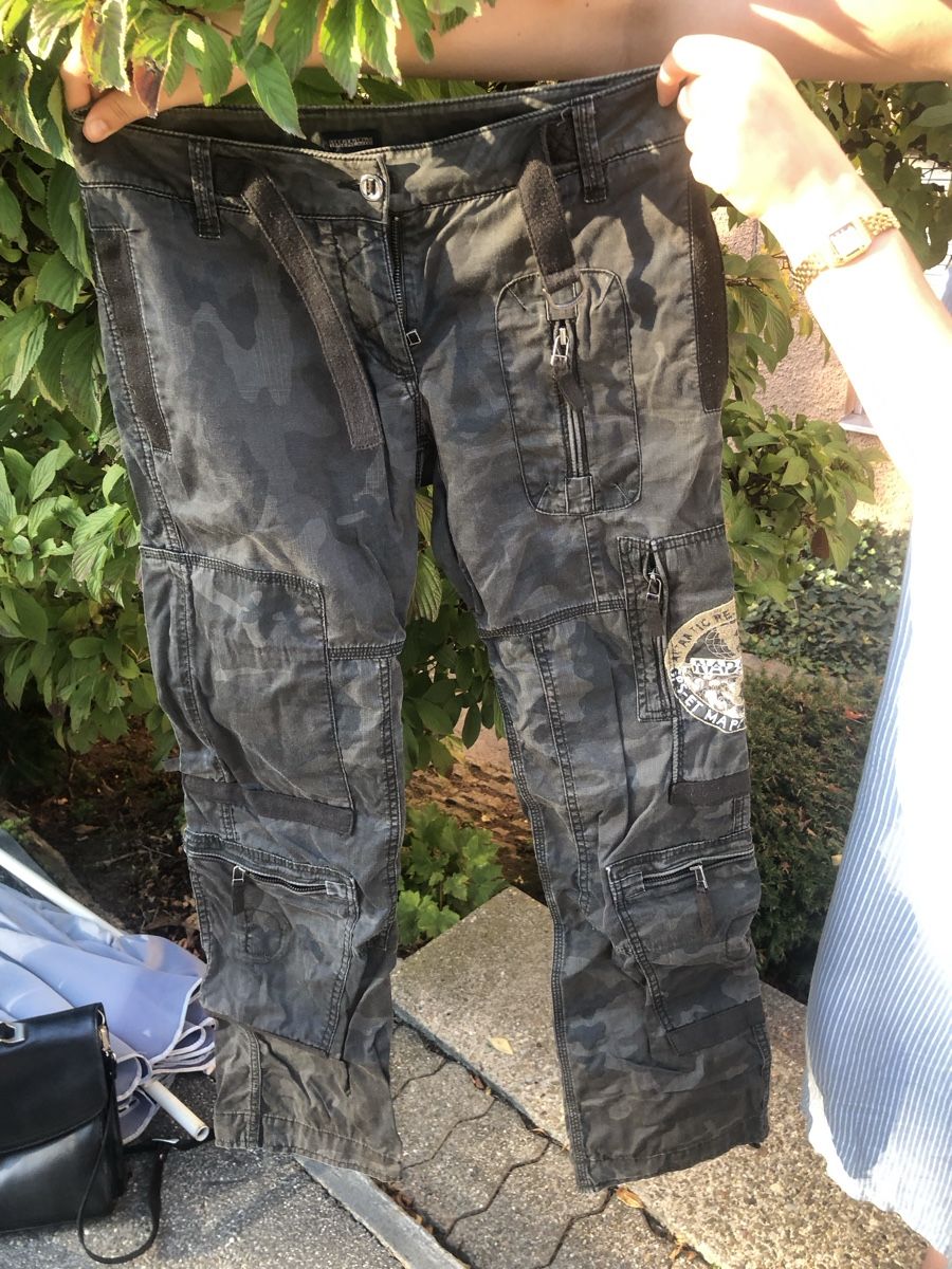 Napapijri Pantaloni: Napapijri Hose, Cargo-Stil, Camo – Usato da Zürich venduto da davisi