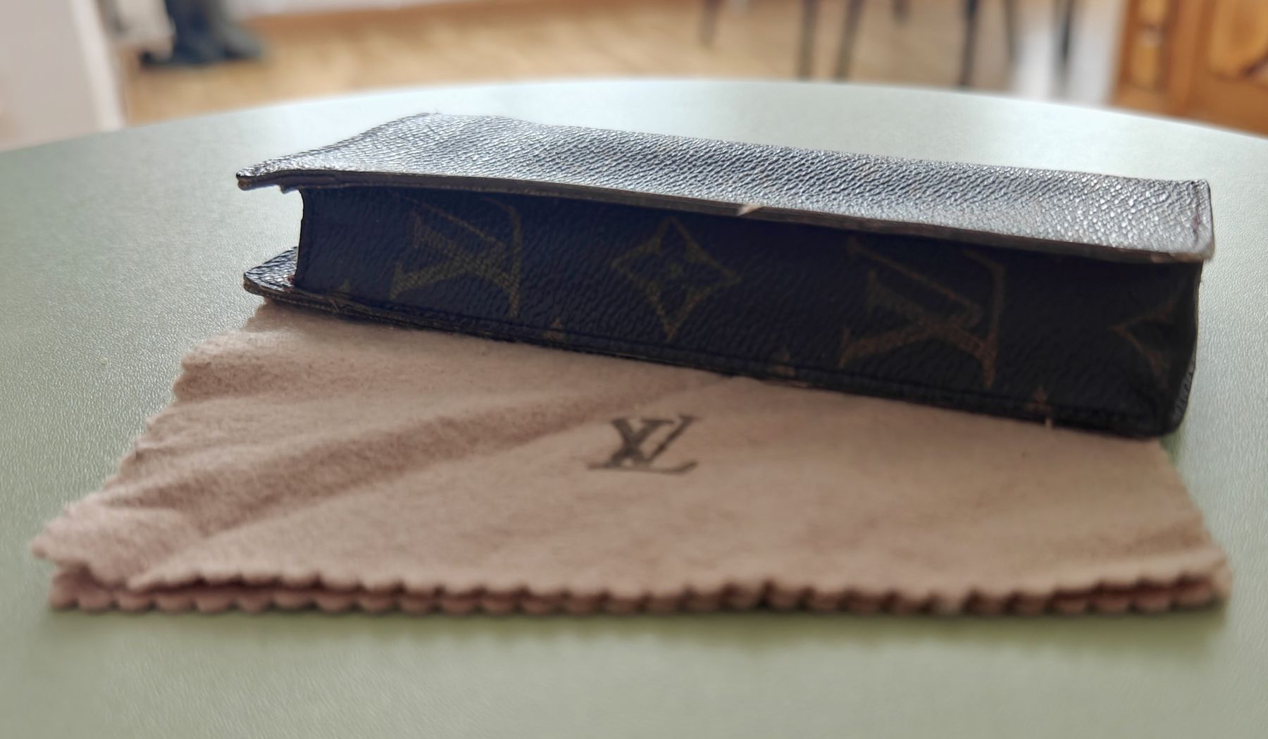 Louis Vuitton Occhiali & Lenti: étui a lunette Louis Vuitton – Usato da Sierre venduto da Isasav 2