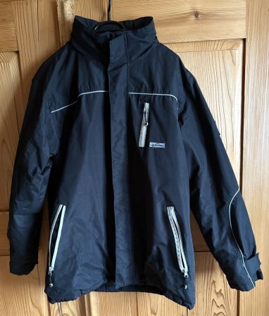 Outdoorjacke mit Kapuze