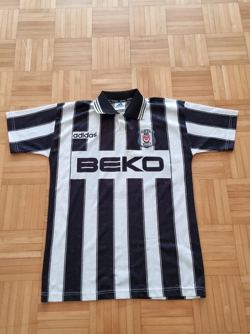 Adidas Leibchen & Hosen: Besiktas 1996-1997 Heimtrikot – Gebraucht aus Suhr von SariLacivert1907