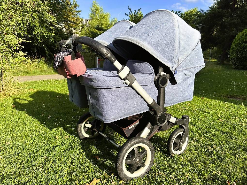 Carrozzine: Kompletter Bugaboo Donkey 2 (Zwillings-/Geschwisterwagen) – Usato da Zürich venduto da yueluescher
