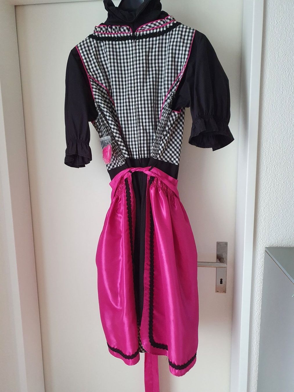 Kleider: NEUES Dirndl inkl. Bluse Gr. 50 – Neu und originalverpackt aus Zweidlen von Shubli 5