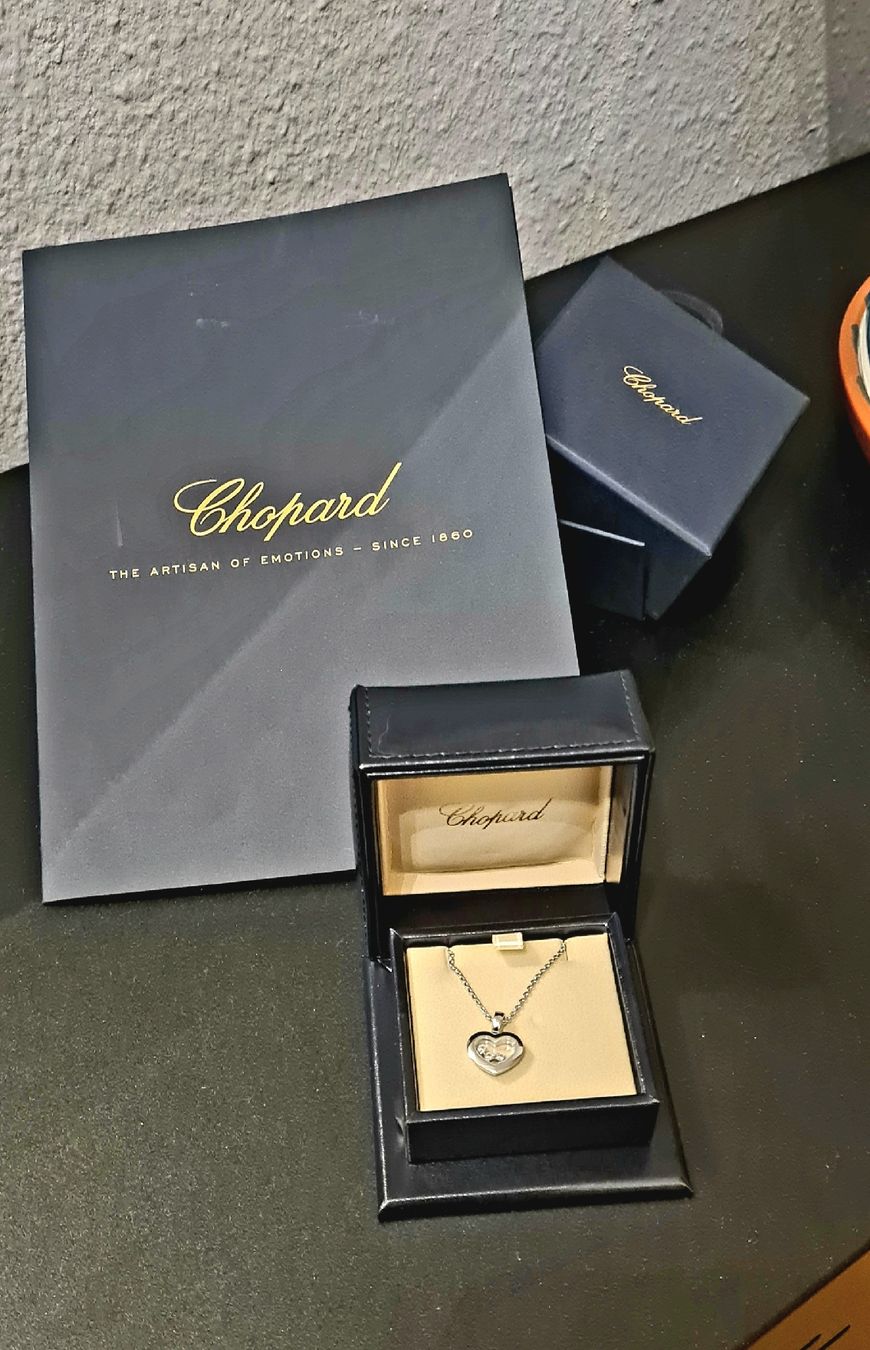 Chopard Catenine: Chopard Happy Diamonds Or Blanc 18ct 3 diamants 0.15 – Nuovo e nell'imballaggio originale da Carouge GE venduto da LidieLot 2