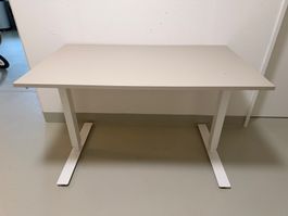 Toller Schreibtisch mit Kordel