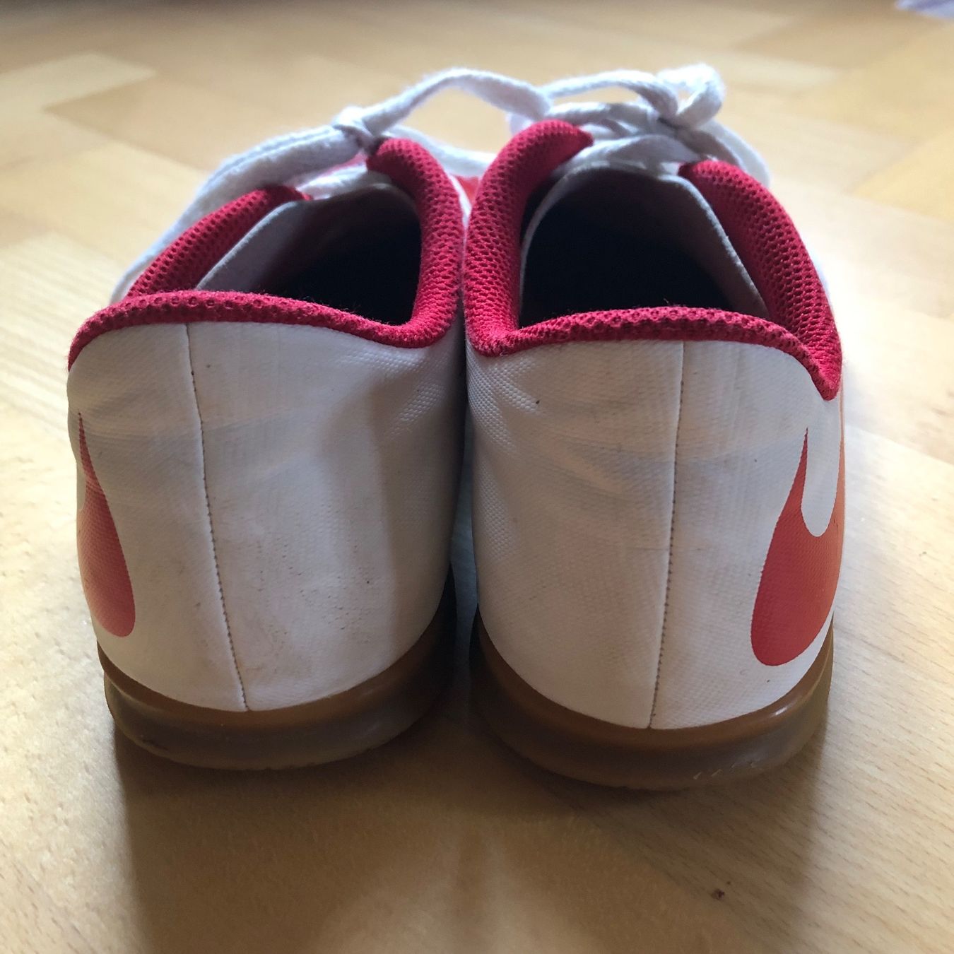 Nike Herrenschuhe: Turnschuhe / Hallenturnschuhe Nike Grösse 37.5 – Gebraucht aus Zürich von rebene 3