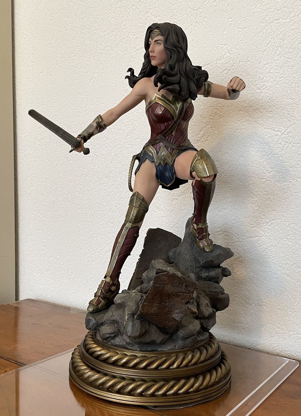 Figuren: Wonder Woman Figur 50 cm – Gebraucht aus Sins von den_z9gy 5