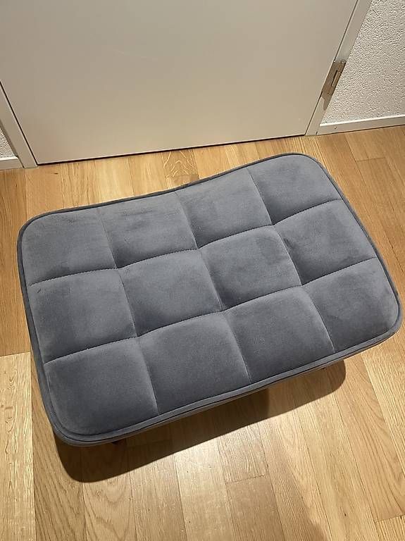 Hocker: Hocker in Grau aus Samt – Gebraucht aus Kriens von Riles111 1
