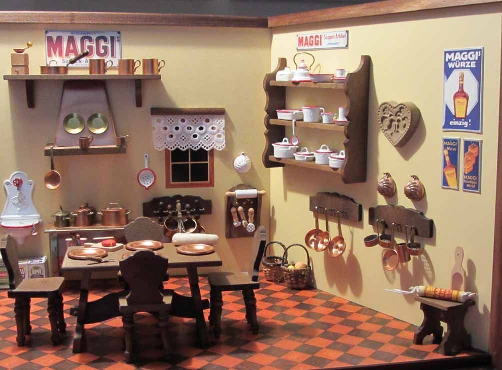 Case e mobili per bambole: Wunderschöne nostalgische Maggi - Küche - komplett original – Usato da Zürich venduto da Adebar0 2
