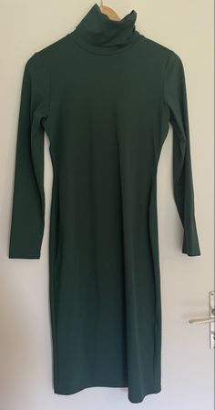 Elegantes grünes Rollkragenkleid Gr. M