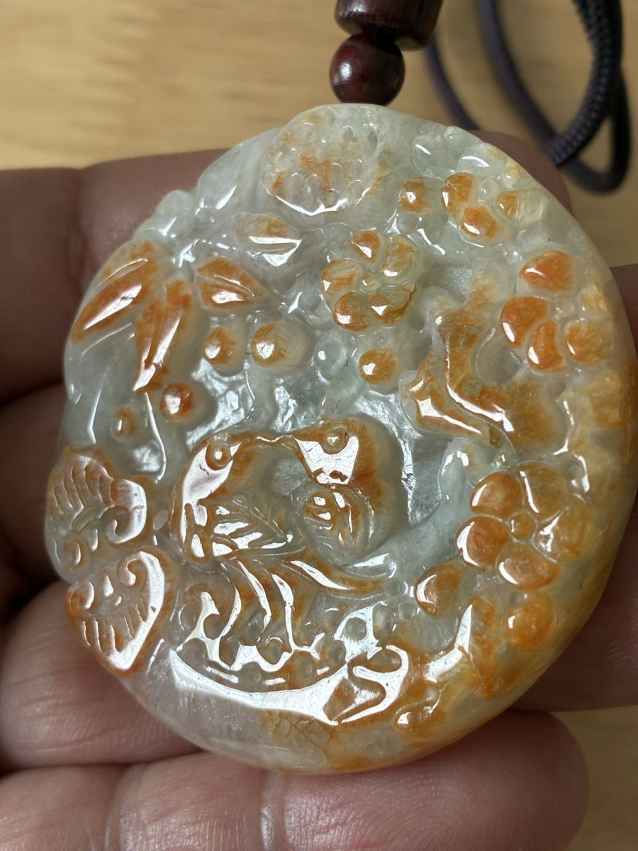 Statuette: Chinese jade pendentif fleur oiseaux – Nuovo e nell'imballaggio originale da St-Aubin-Sauges venduto da asianart 2