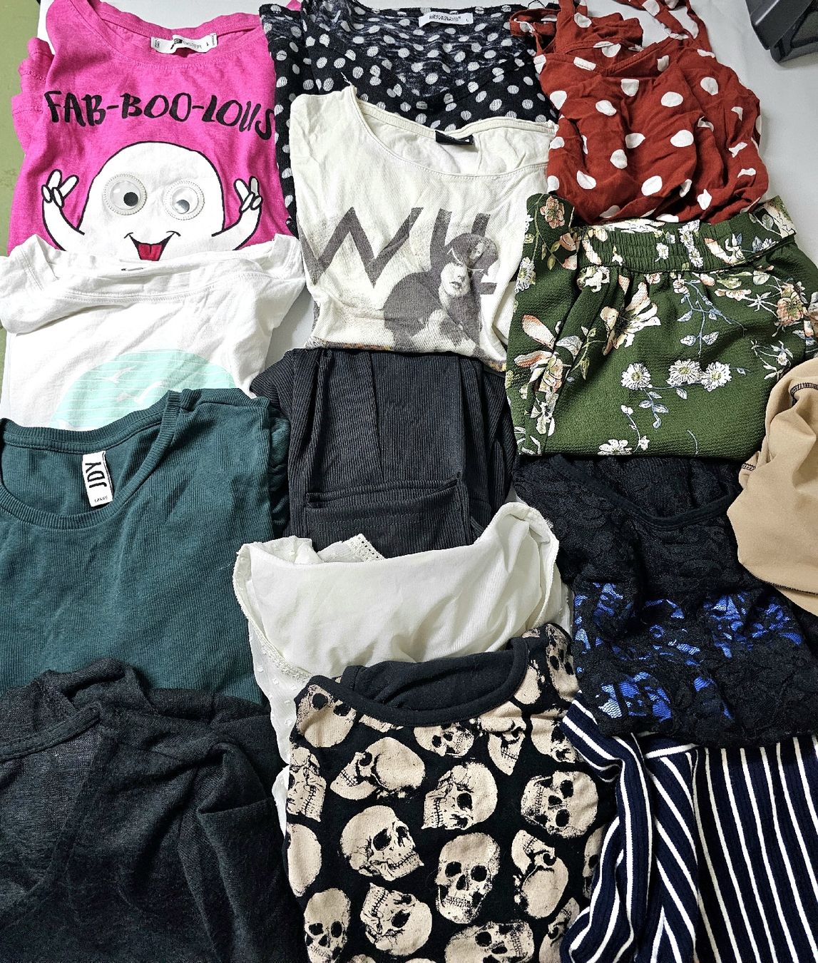Lots de vêtements: Kleiderpaket gr L ca150 stück – D'occasion à Grabs par Sunnewis-2 5