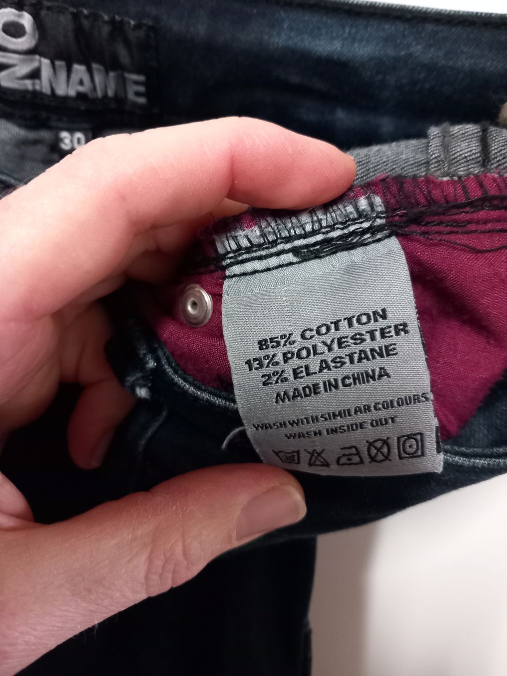 Jeans: NO NAME Stretch Jeans Gr. 30, Sternenmuster, Blackout – Usato da Merligen venduto da muss_haben 6