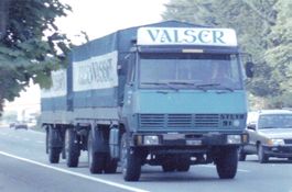 Schweiz Autobahn Steyr Lastwagen Valser mit Anhänger