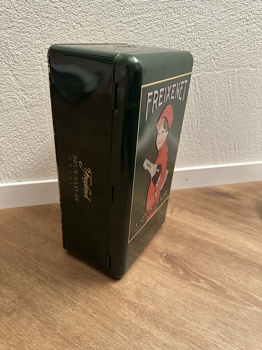 Barattoli: Freixenet Blechbox, Vintage Design, Selten. – Usato da Zürich venduto da yvonne.knoblauch 1