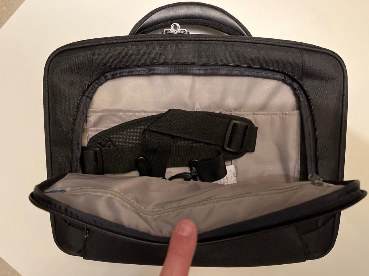 Valises & Sacs: Laptoptasche Dikota NEU – Neuf avec emballage d'origine à St. Gallen par 1t5045 1
