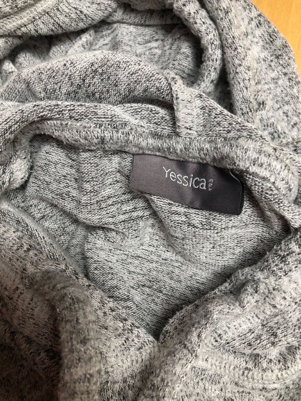 C&A Pullover & Sweatshirts: C&A Damen Kaputzen Hoodie Pullover Grau M Pull Doux Gris – Gebraucht aus St-Aubin FR von Tiweety 6