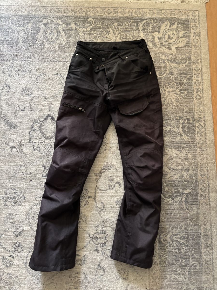 Held Pantaloni: Held Motorradhose Damen schwarz M – Usato da Dübendorf venduto da mba_5yvw