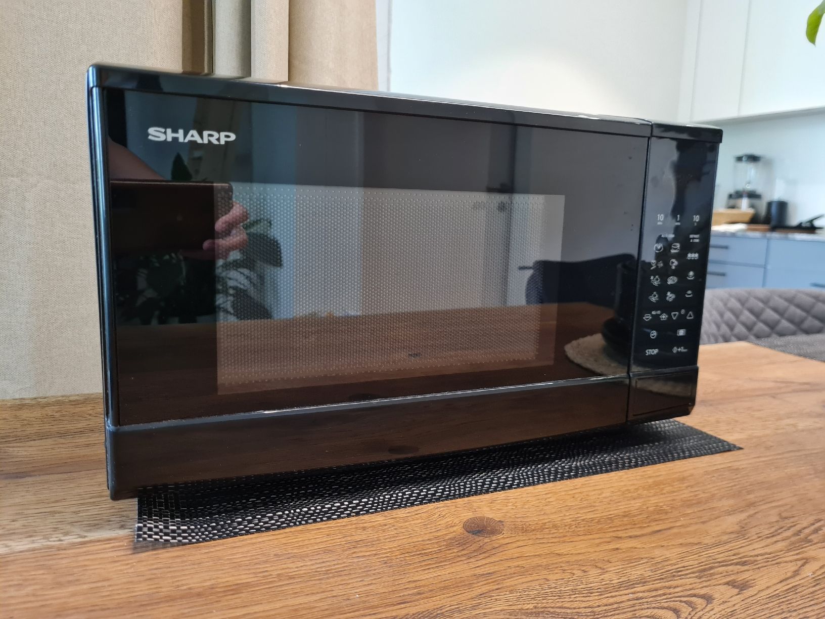 Sharp Küchengeräte: Mikrowelle  -Sharp R270BK – Gebraucht aus Uster von Mar3mik 2