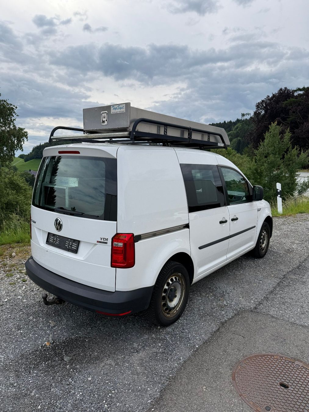 VW Veicoli commerciali: VW Caddy Kombi 2.0 TDI 4 Motion – Usato da Heiden venduto da Olii 1