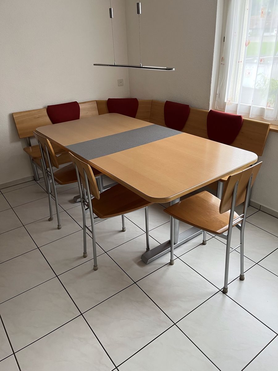 Set de table et chaises: Esstisch mit Eckbank und Stühlen – D'occasion à Arth par Sukram65