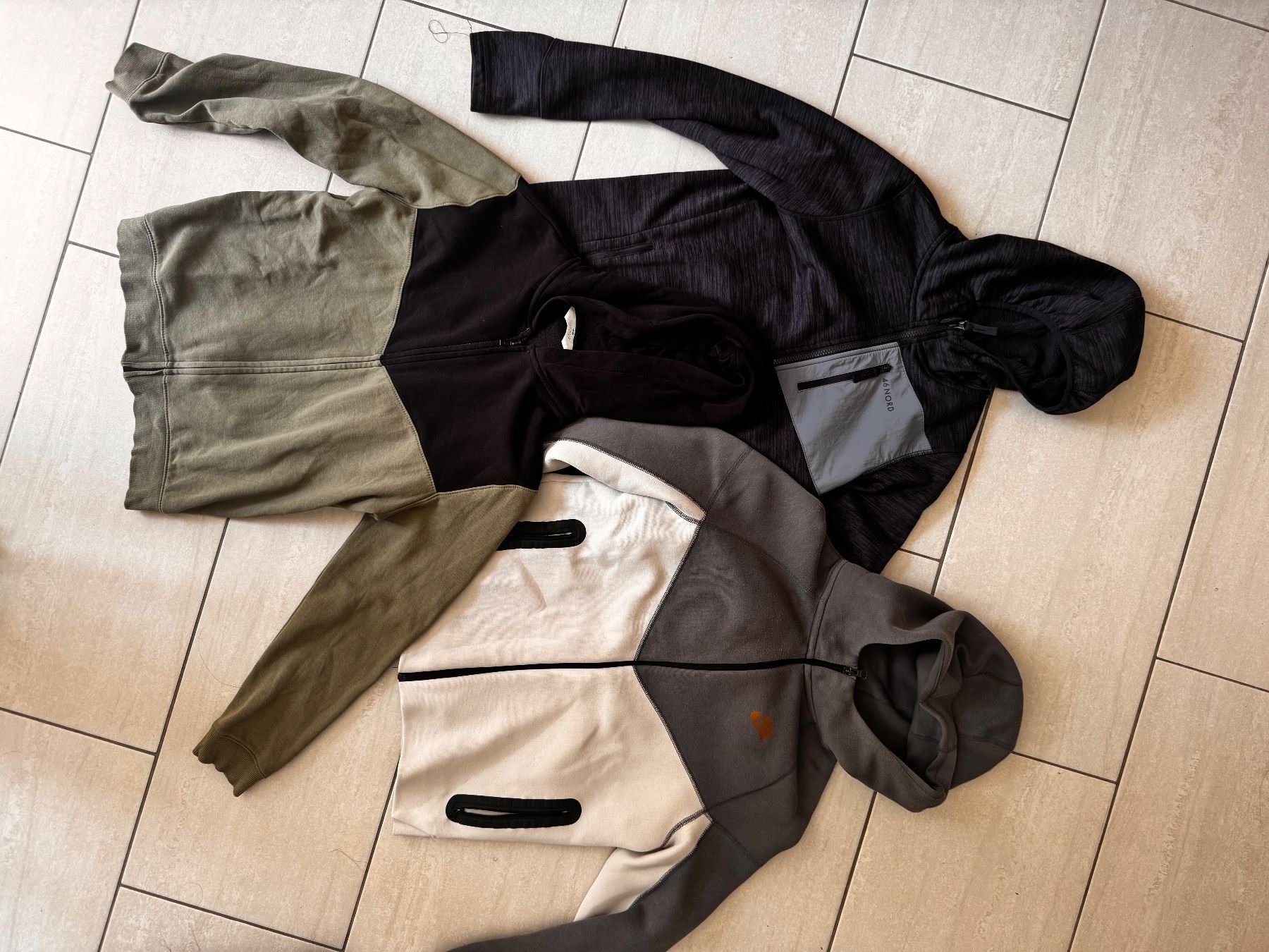Maglioni & Felpe: 6 Kapuzenpullover mit Reisverschluss Grösse 158/164 – Usato da Adlikon b.Regensdf venduto da naf_56mv