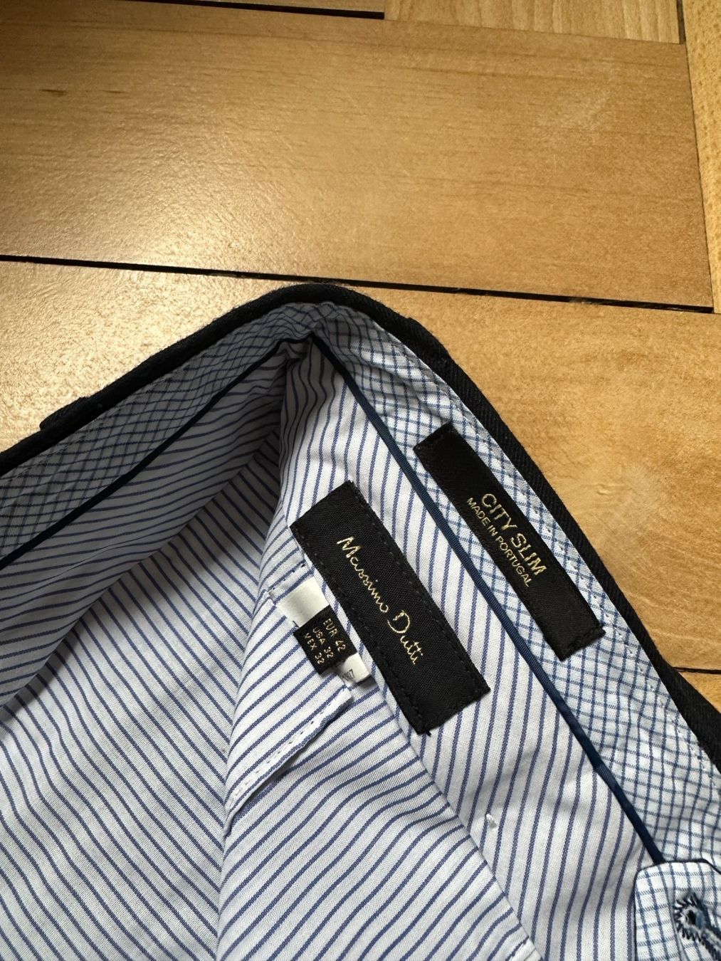 Massimo Dutti Hosen: MASSIMO DUTTI - Wollhose dunkelblau S – Gebraucht aus Zürich von Diazaio 2