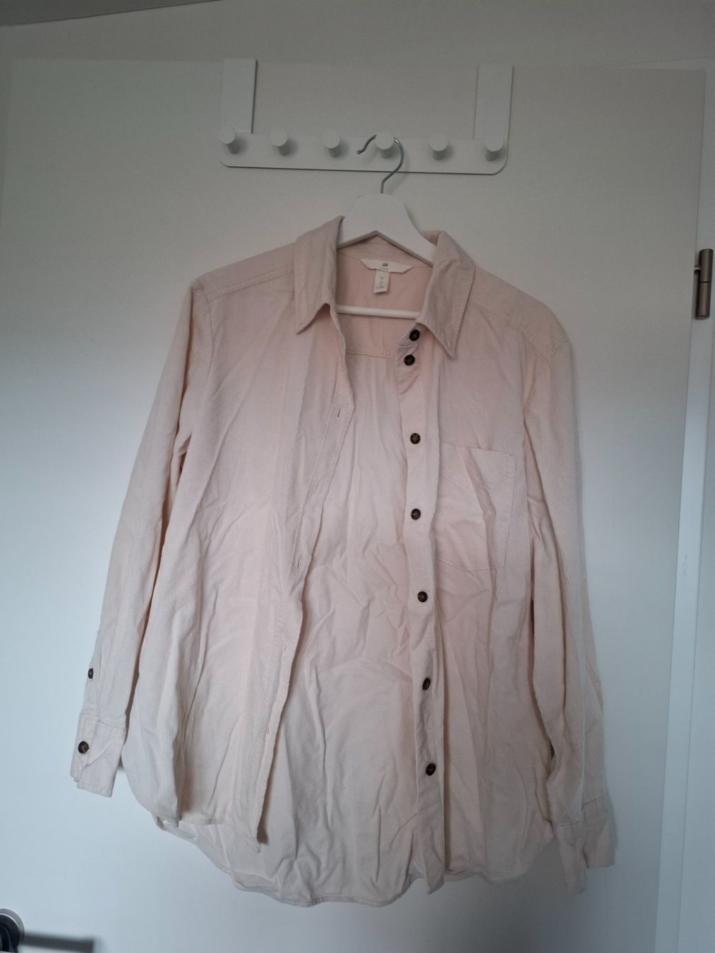 H&M Blusen: H&M Cord-Hemd in Beige – Gebraucht aus Dübendorf von bia_j2zg 1