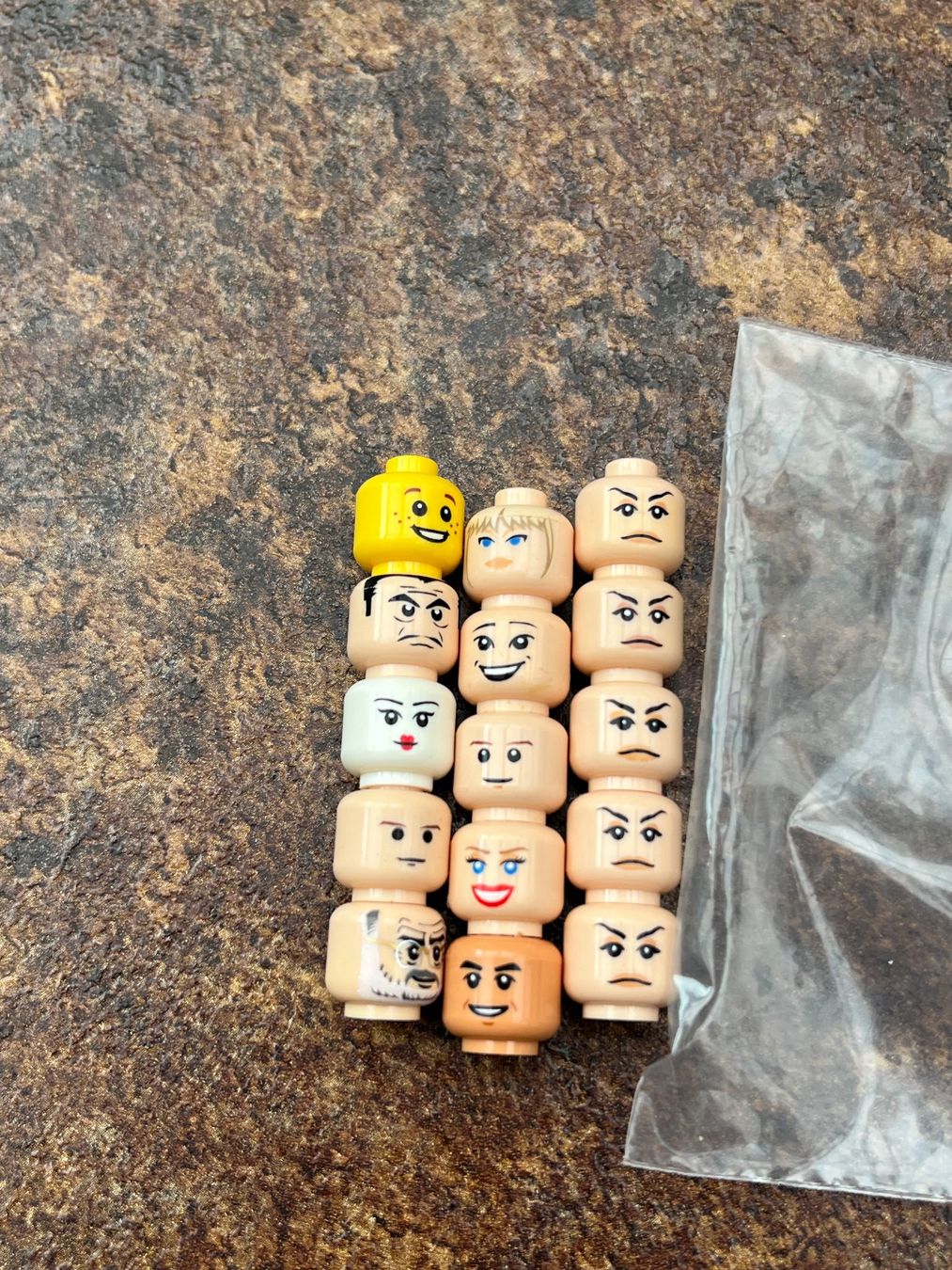 Lego Giocattoli: Lego Köpfe in Light nougat – Nuovo (secondo la descrizione) da Kappel SO venduto da Julianjupe