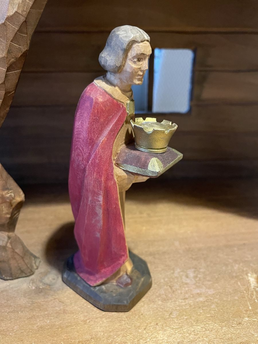 Statuette: König stehend E. Thomann Brienz  – Usato da Flawil venduto da Naphtali 1