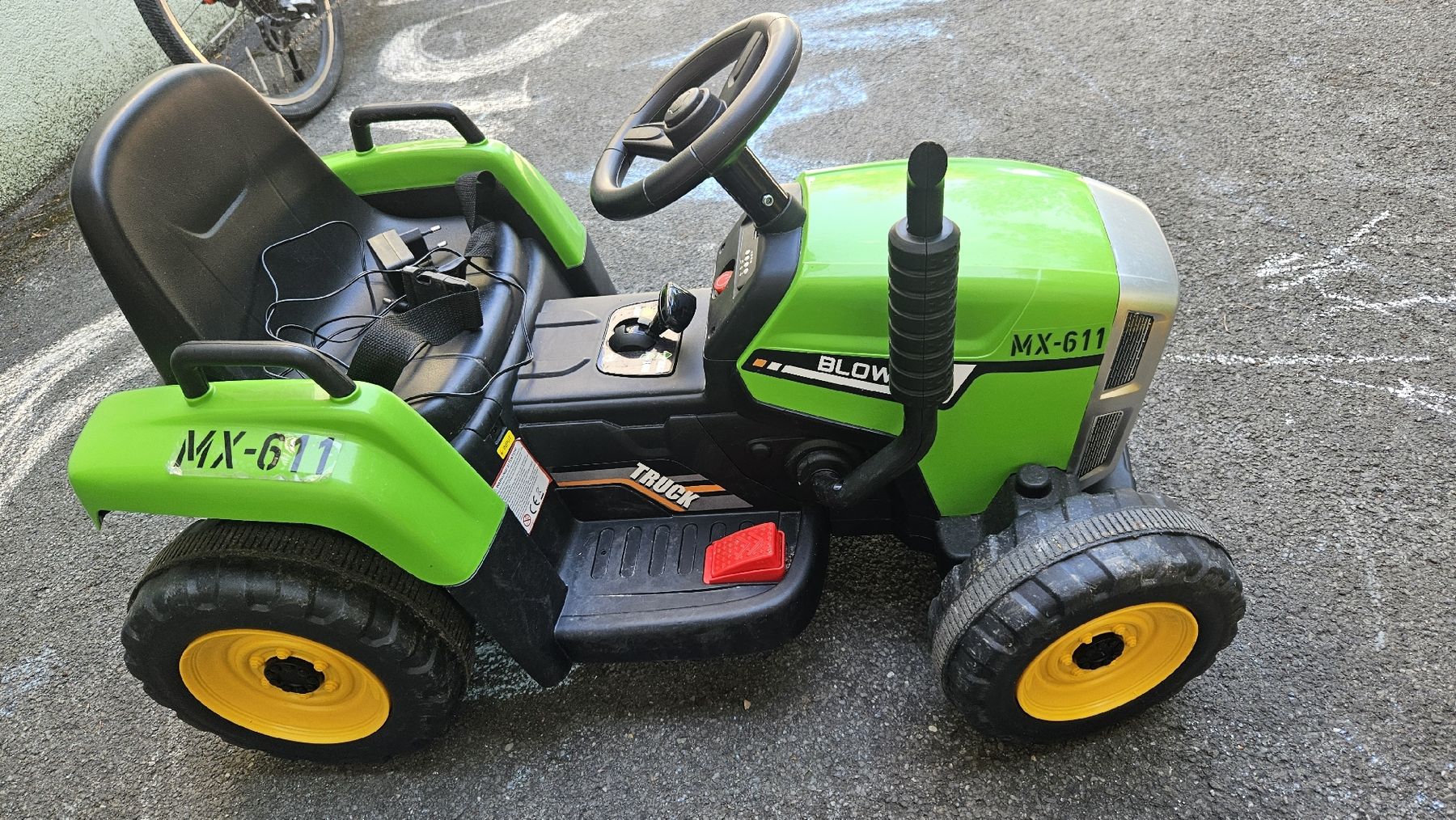 Véhicules pour enfants: elektrischer Traktor – D'occasion à Balgach par Floeru84 3