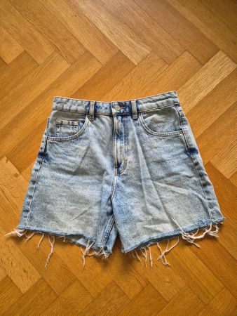 Coole Jeans Shorts ZARA Grösse 36 ideal für den Sommer!