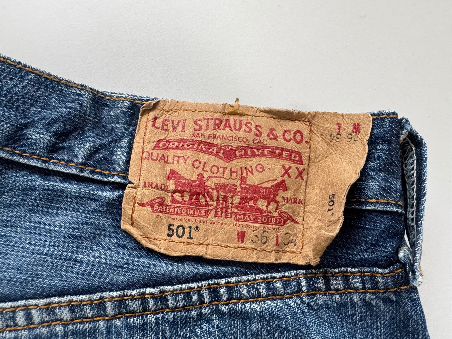 Levi's Jeans: Levis 501 denim W36 L34 with history – Usato da Neuchâtel venduto da _Easy_to_Find_ 1