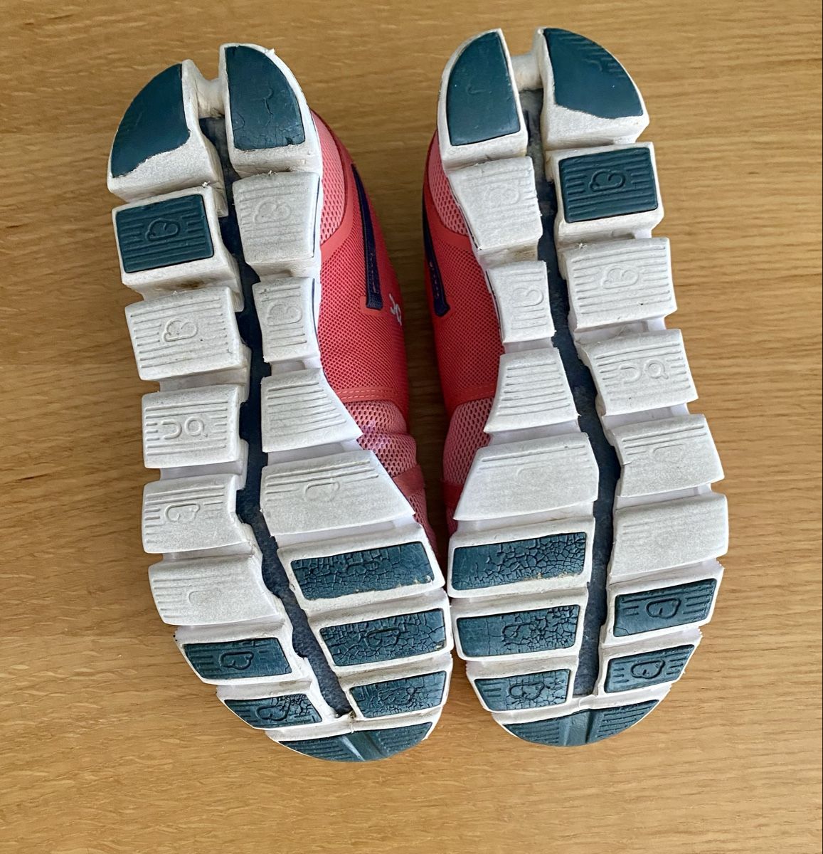 On Scarpe da donna: Chaussures de running On Cloud, taille 40, femme – Usato da Lausanne venduto da Vracorama 3