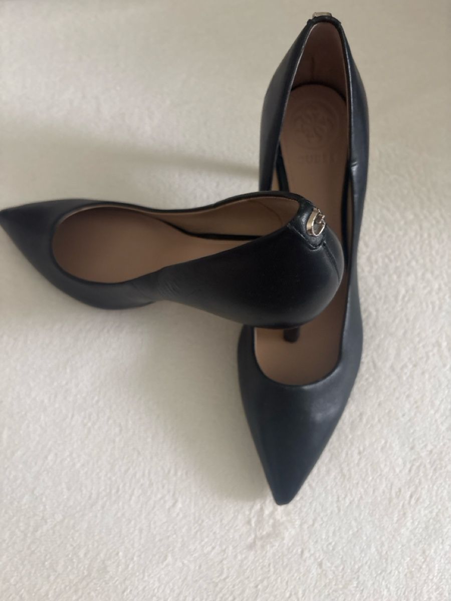 Guess Scarpe da donna: Guess Pumps Gr. 38 Schwarz – Nuovo (secondo la descrizione) da Feusisberg venduto da LadyLook 1