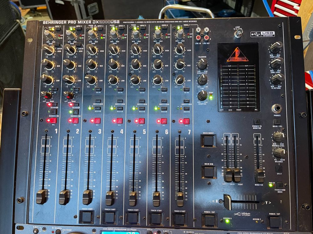 BEHRINGER DX2000 USB-Audiomixer für DJ Wie Neu! (Gebraucht) in ...
