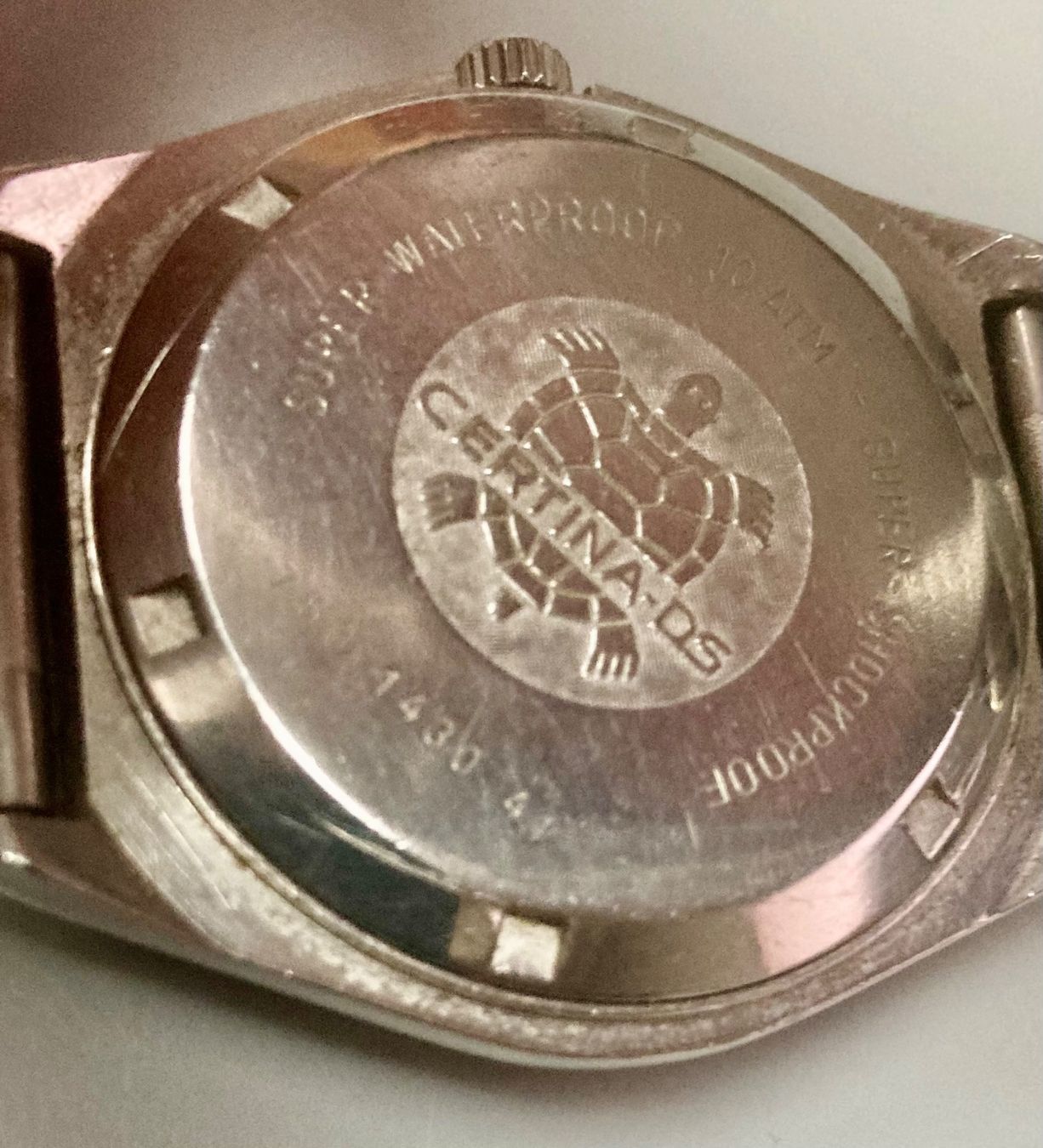 Certina Orologi: Certina DS-4 Quartz, Achse gebrochen, läuft, Datum blockiert – Difettoso da Rüegsauschachen venduto da Andyalfredo 2