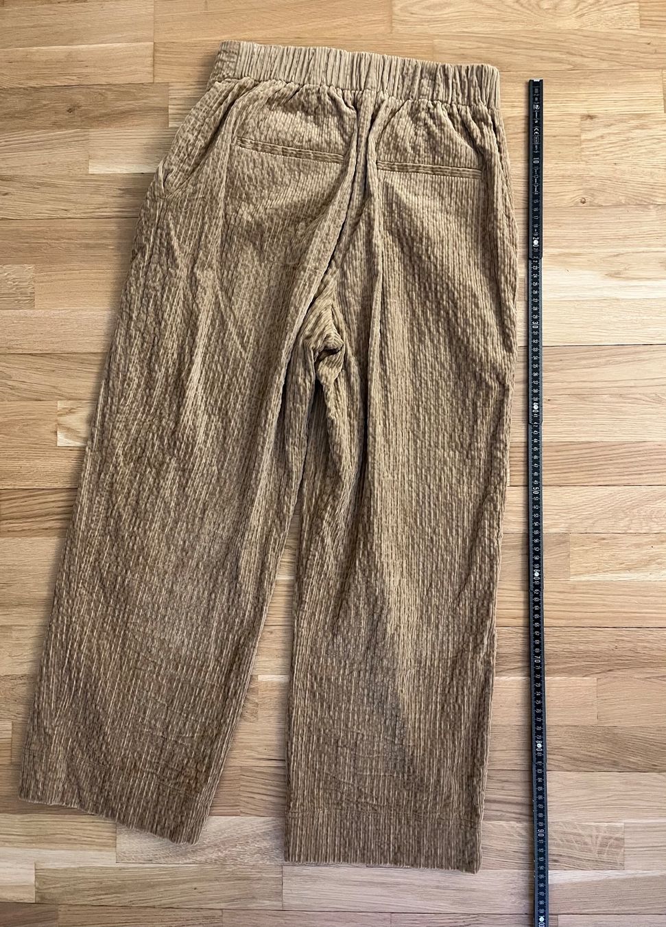 Pantaloni: Hellbraune Cordhose, weit geschnitten, Gr. S – Usato da Basel venduto da rah_r 1