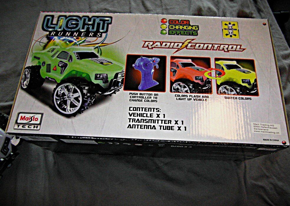 Maisto Giocattoli: 40 MHz RC Auto "Light Runners" mit Licht-Effekten, NEU – Nuovo e nell'imballaggio originale da Lengnau BE venduto da Lanthemann 4