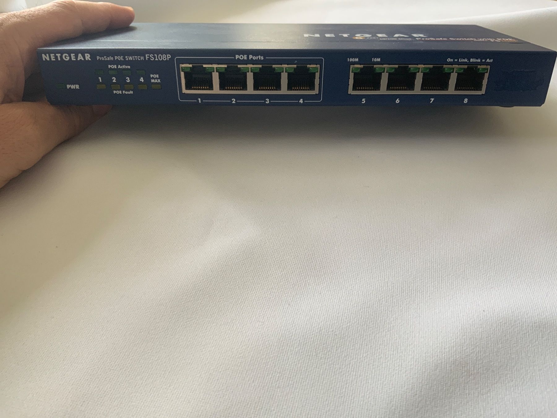 Netgear Hub & Switch: NETGEAR POE SWITCH FS108P – Usato da bergdietikon venduto da jc.zante