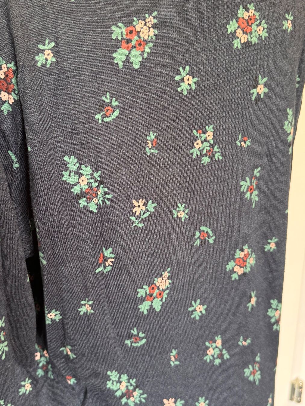 Maglioni & Felpe: Dünner Pullover MUSTANG Gr. XS Floral Blumen – Usato da Rothrist venduto da Fondgruebe 2