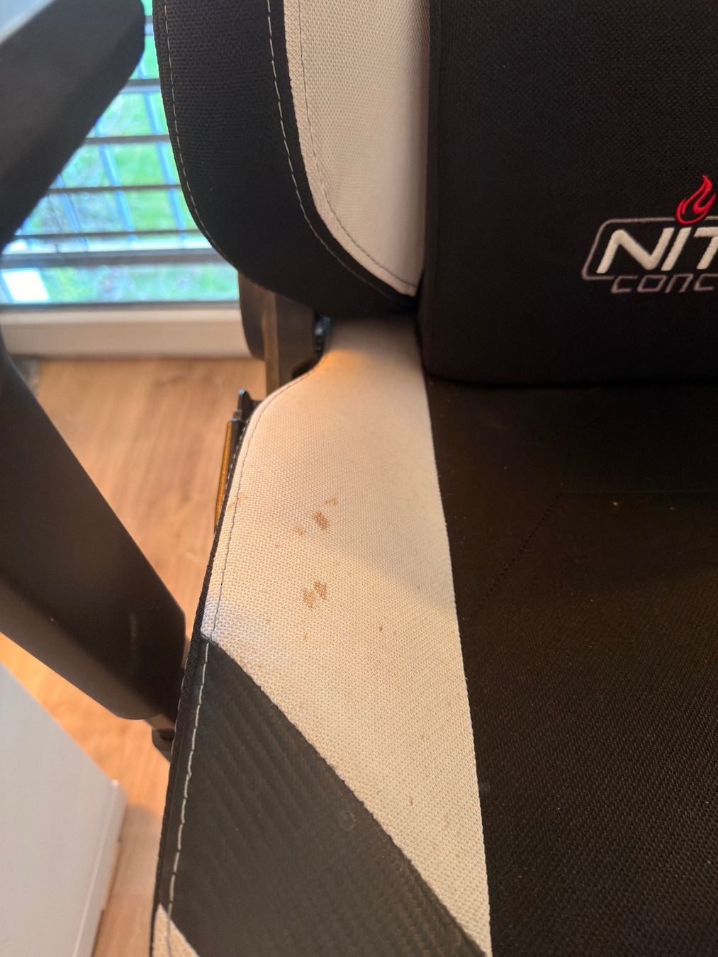 Nitro Concepts Chaises: Nitro Concepts Gaming Stuhl – D'occasion à Port par Lar_l7gt 4