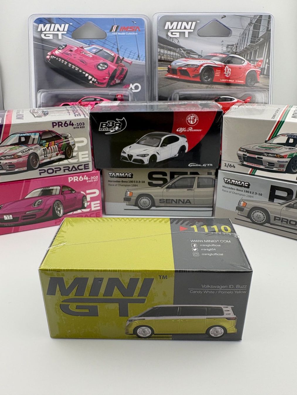 Hot Wheels Modellini d'auto: Mini GT Volkswagen ID. Buzz - 1110 – Nuovo e nell'imballaggio originale da Flawil venduto da HeisseReifen
