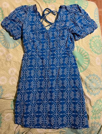 Robe d'été bleue à broderies ajourées - Taille 42