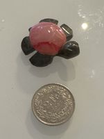 Handgeschnitzte Edelstein Schildkröte (ca. 5 cm) – Rosenquar