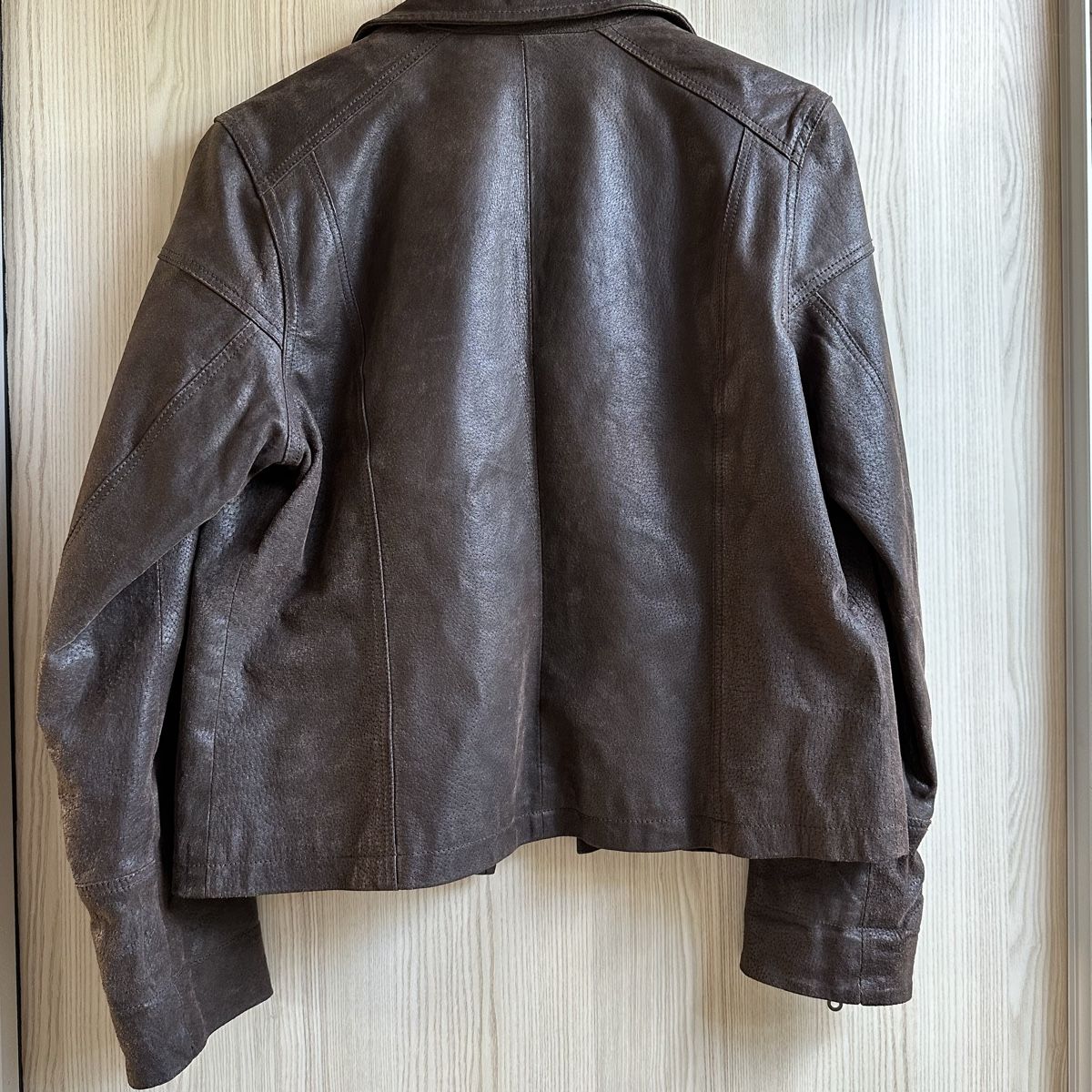 Vestes: Lederjacke Nadia Nardi – D'occasion à Schönenwerd par palaceofwords 1